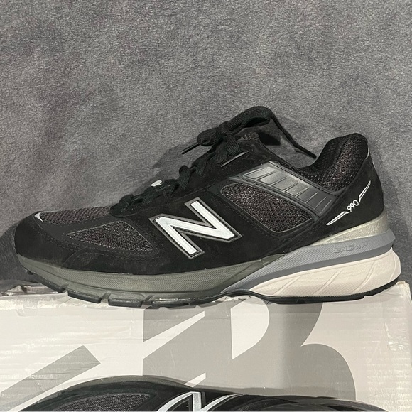 New Balance Women’s sneakers 990V Black Size 8.5 US - Picture 10 of 17